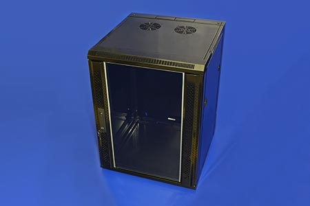 19" rozvaděč 15U (775mm), hloubka 600, šířka 570, závěsný, stavebnice, černý
