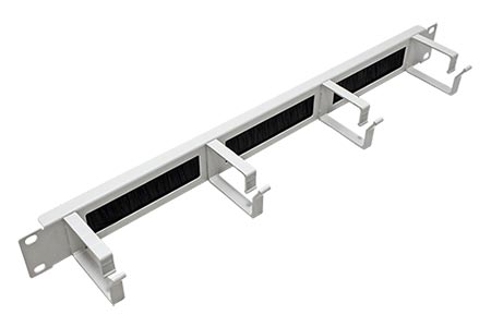 19" vyvazovací panel 1U, jednostranný, průchozí s kartáčem, 4x třmen "G" 44x60, šedý