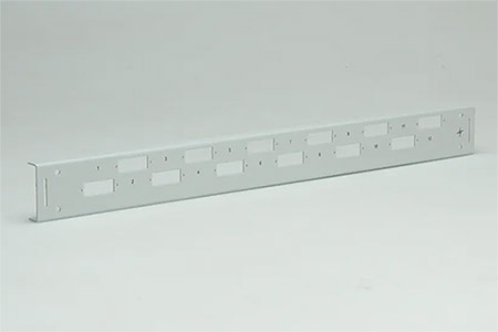 Čelo pro 19" optickou vanu, 12 pozic SC duplex/LC quad