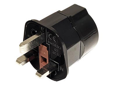 Cestovní adaptér DE -> UK, černý