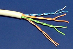 Kabel UTP kulatý, kat. 5e, Eca, 100m, drát
