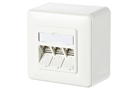 Zásuvka na omítku, 3x MC modul RJ45 kat. 6a 180°, bílá
