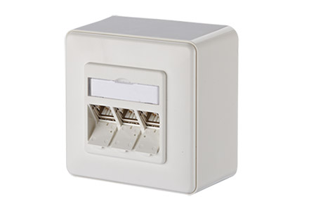 Zásuvka na omítku, 3x MC modul RJ45 kat. 6a, 270°, bílá