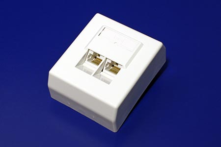 Zásuvka UTP kat. 6 na omítku, 2 konektory, bílá